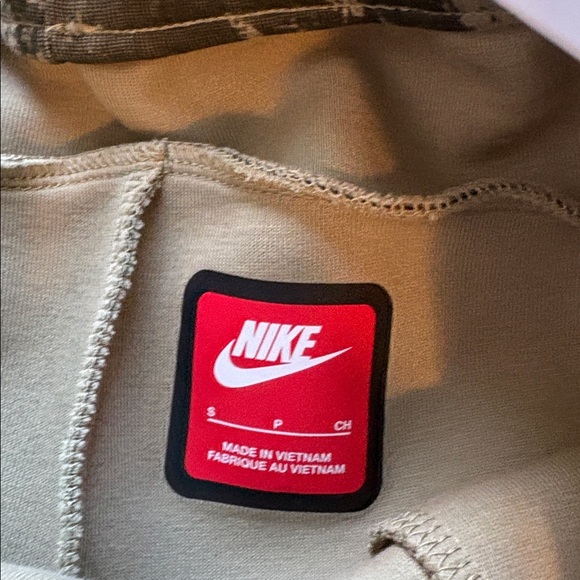 Nike tech fleece Black and Gray Camouflage Joggers size small slim fit nwt - Picture 8 of 16